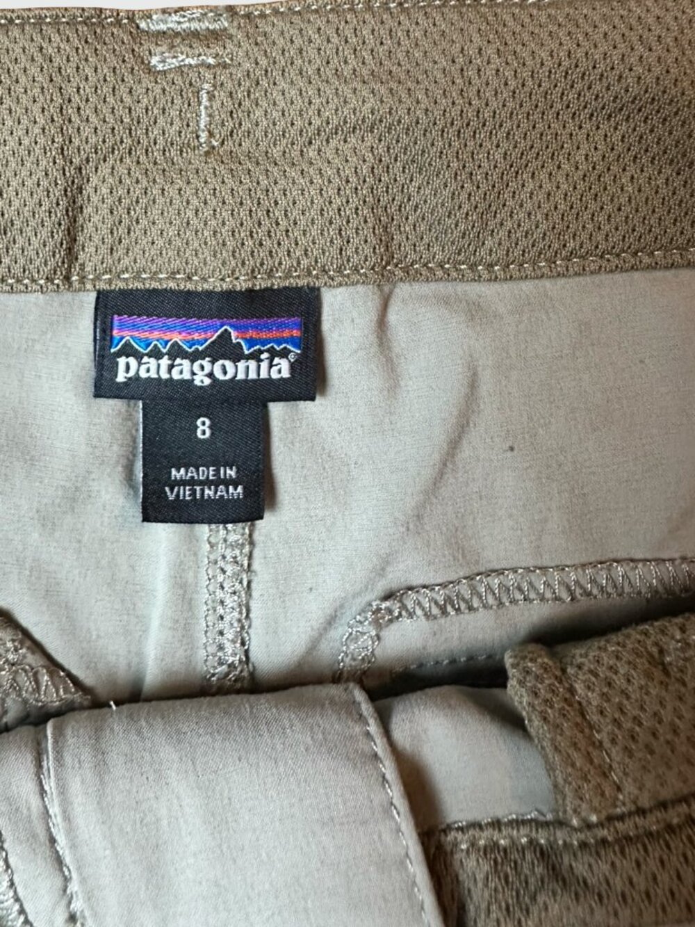 Patagonia Khaki Women's Size 8 Outdoor Hiking Shorts Gorpcore Active - Picture 3 of 13